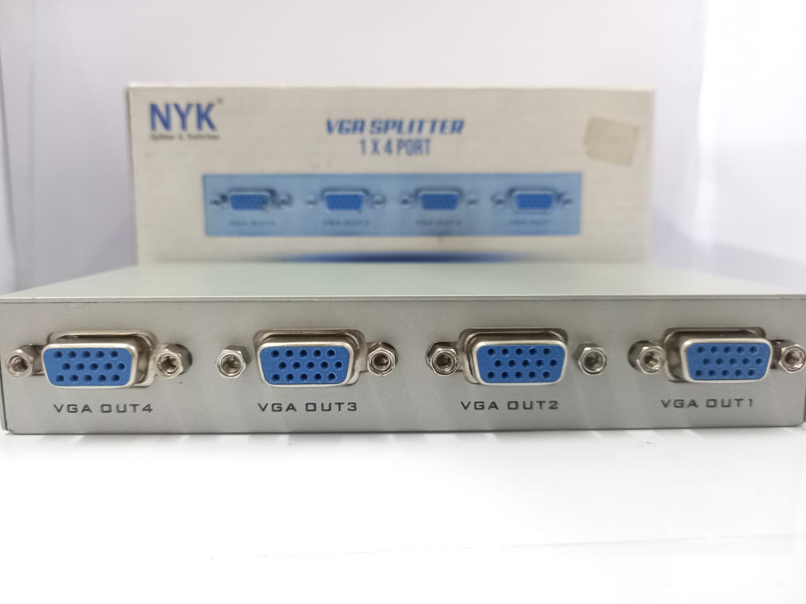 NYK VGA splitter 1 X 4 Port  1Port In 4 Port Out
