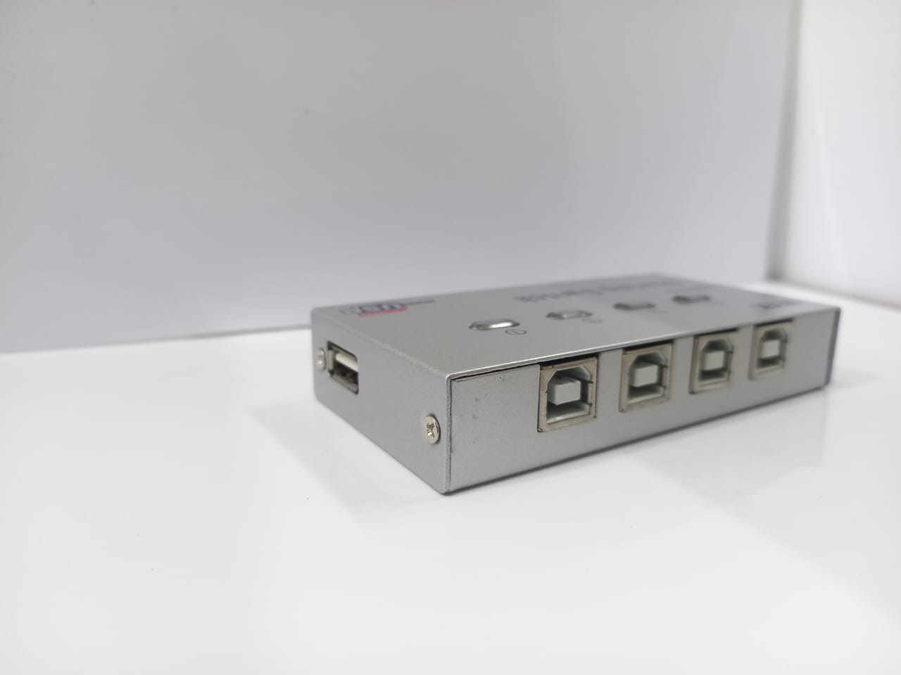 NYK USB SHARING SWITCH 1X4